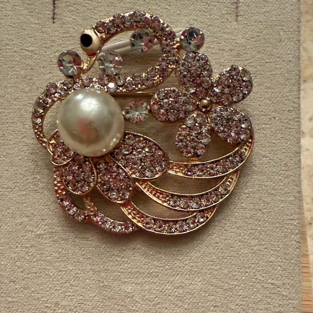 Elegant Pearl, Gold and Rhinestone Floral Brooch